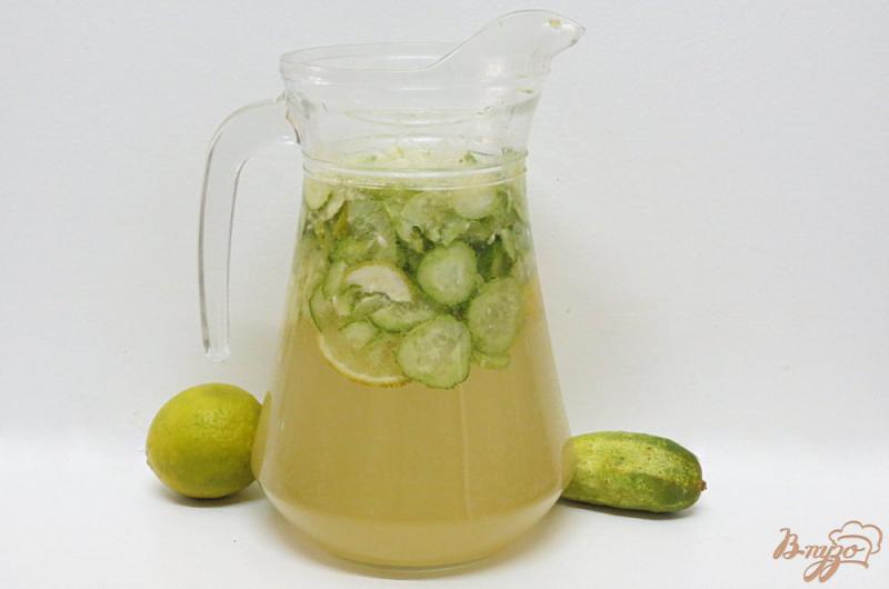 Фото приготовление рецепта: Огуречный лимонад с лаймом шаг №8