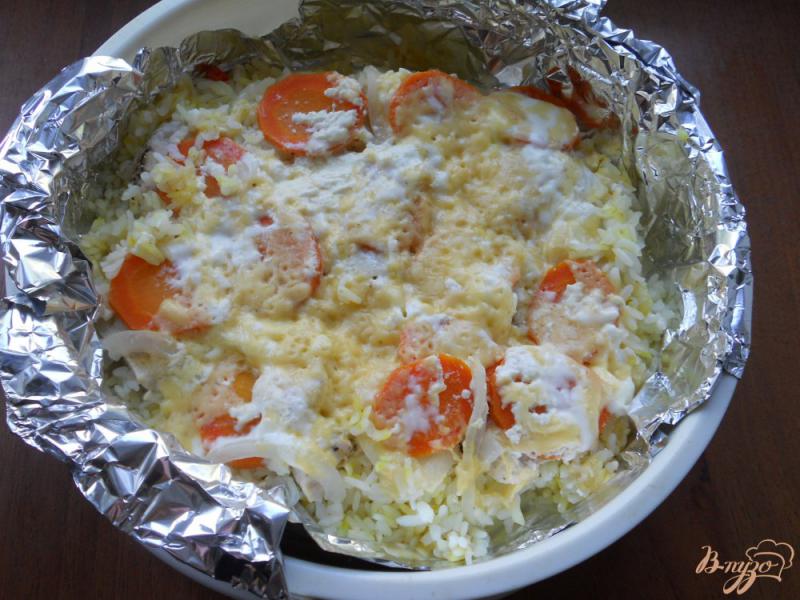 Фото приготовление рецепта: Шафрановый рис с курицей и сыром на пару в мультиварке шаг №7