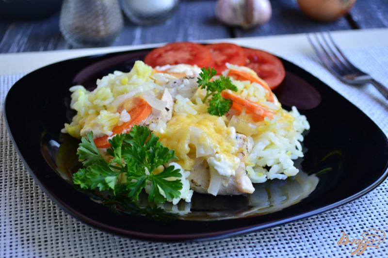 Фото приготовление рецепта: Шафрановый рис с курицей и сыром на пару в мультиварке шаг №8