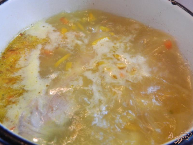 Фото приготовление рецепта: Картофельный суп с сухариками шаг №5