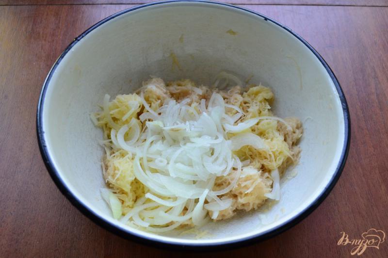 Фото приготовление рецепта: Гренки с картофелем и луком шаг №1