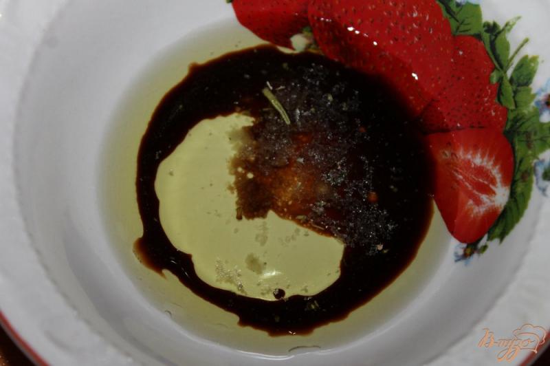 Фото приготовление рецепта: Маринованный редис с бальзамическим уксусом, медом и горчицей шаг №2
