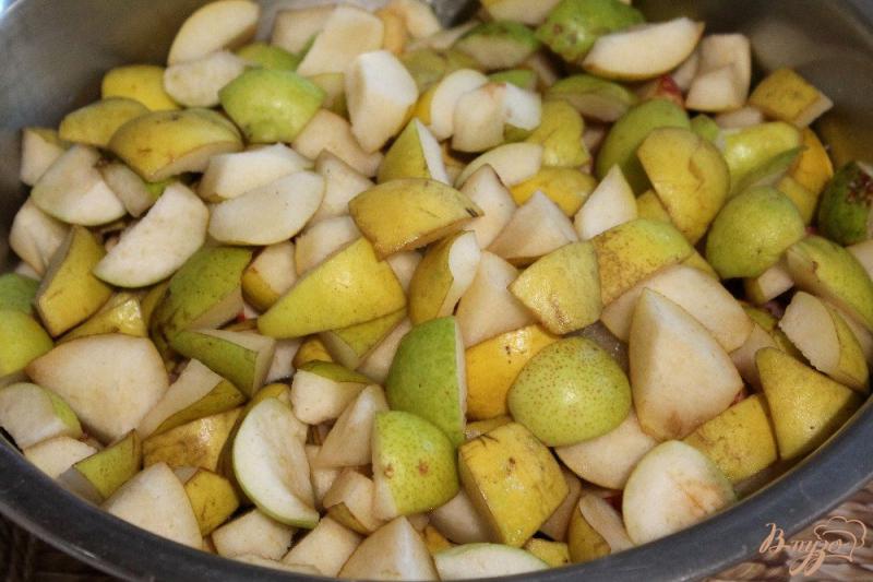 Фото приготовление рецепта: Варенье из яблок и груш с кусочками лимона шаг №2