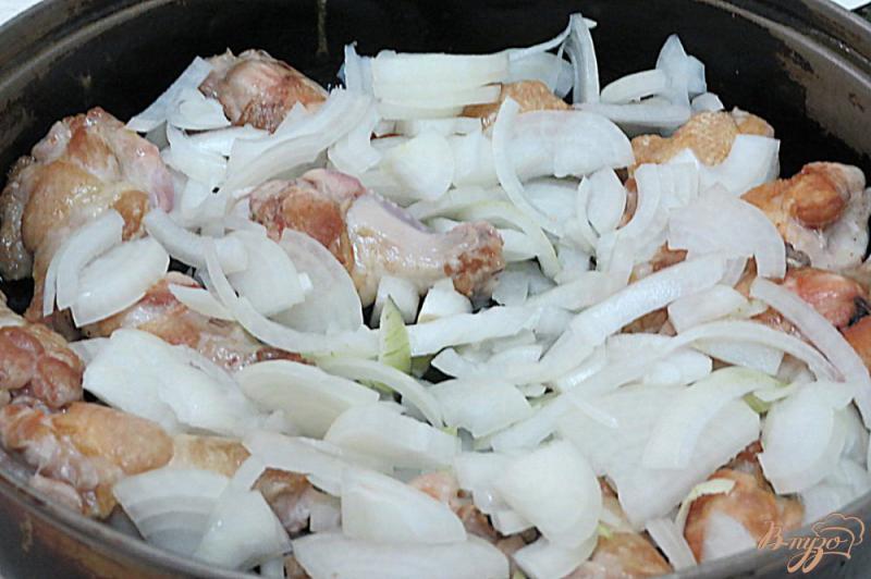Фото приготовление рецепта: Куриные крылышки под соусом Бешамель шаг №3