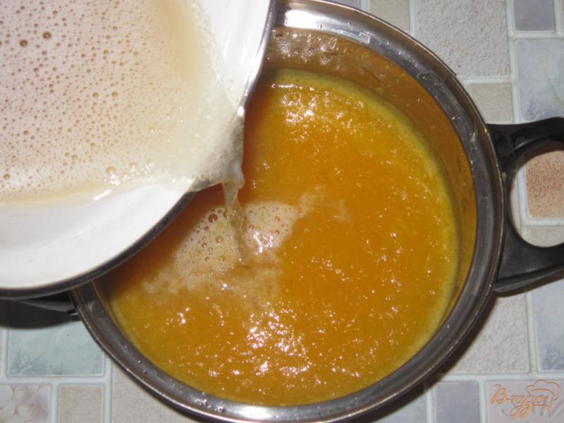 Фото приготовление рецепта: Желе молочно-апельсиновое шаг №5