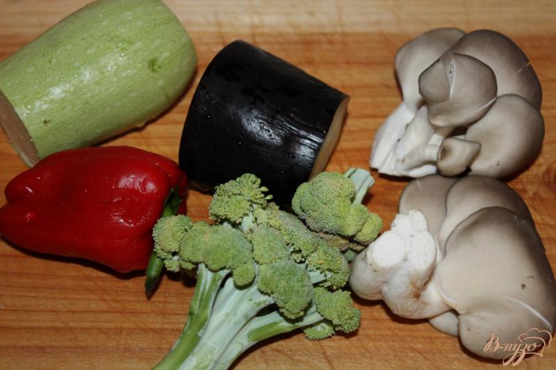 Фото приготовление рецепта: Овощной микс с вешенками в заморозку на зиму шаг №1