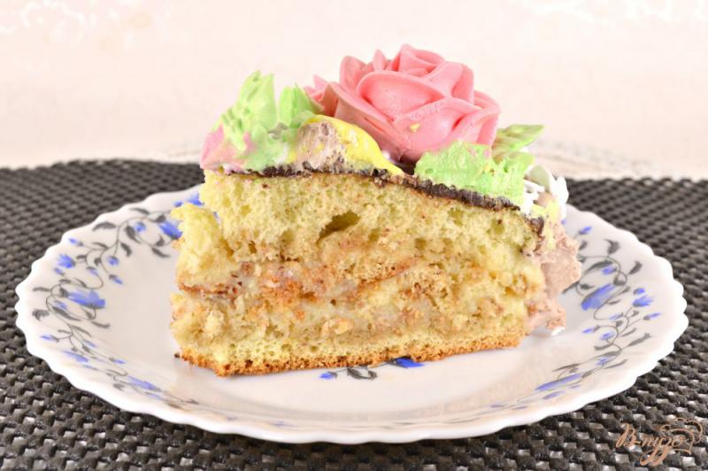 Фото приготовление рецепта: Бисквитный торт «Розалия» шаг №15