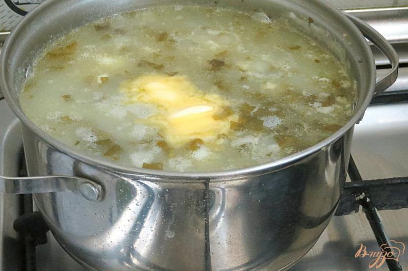 Фото приготовление рецепта: Щавелевый суп с картофельным пюре м рисом шаг №8
