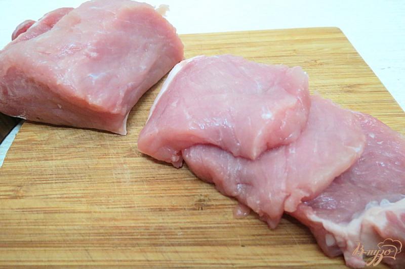 Фото приготовление рецепта: Свиная отбивная маринованная в горчице и в молоке шаг №1