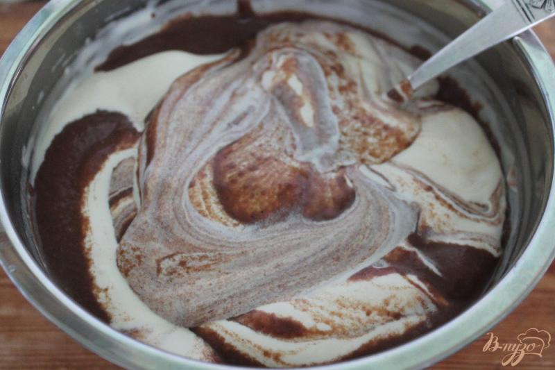 Фото приготовление рецепта: Шоколадное мороженное с добавлением какао-порошка шаг №5
