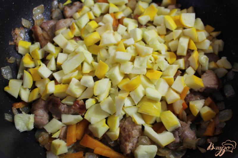 Фото приготовление рецепта: Овощное рагу со свининой шаг №4