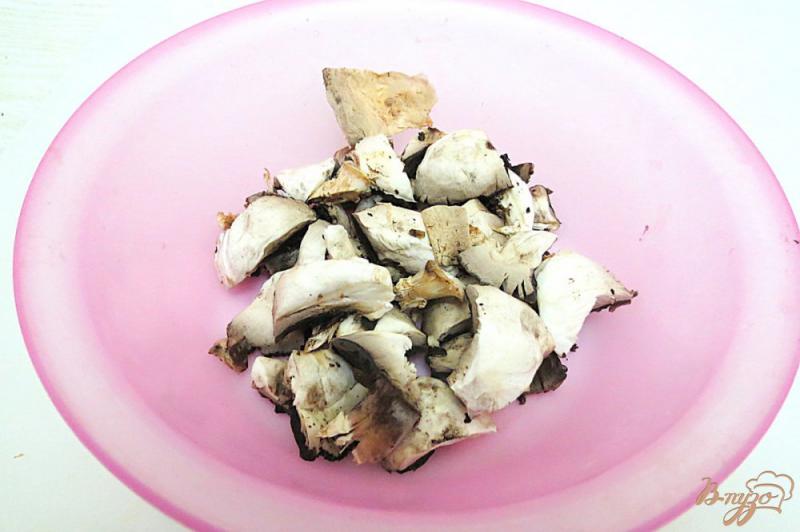 Фото приготовление рецепта: Кабачки с грибами под соусом Бешамель шаг №4
