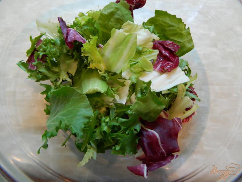 Фото приготовление рецепта: Салат с персиками и сладким перцем шаг №2