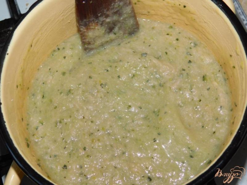 Фото приготовление рецепта: Суп-пюре с кабачками шаг №4