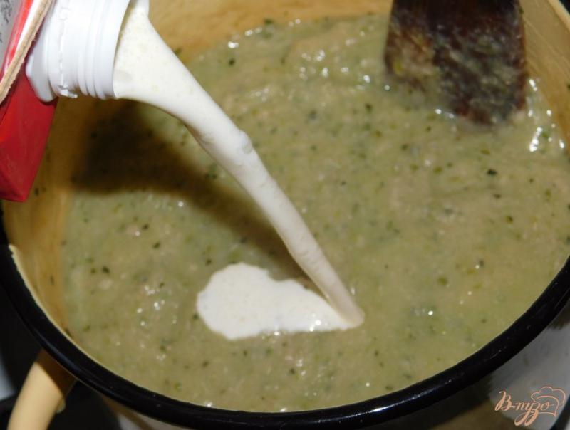 Фото приготовление рецепта: Суп-пюре с кабачками шаг №5