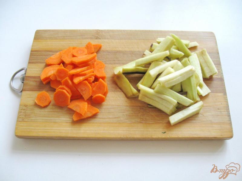 Фото приготовление рецепта: Макароны с красной и зеленой фасолью шаг №1