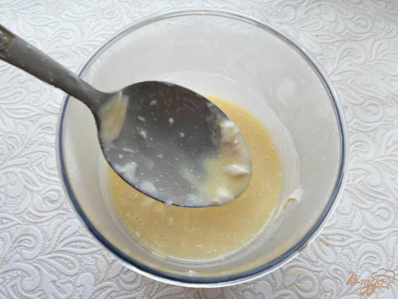 Фото приготовление рецепта: Цветная зеркальная глазурь (с медом) шаг №5