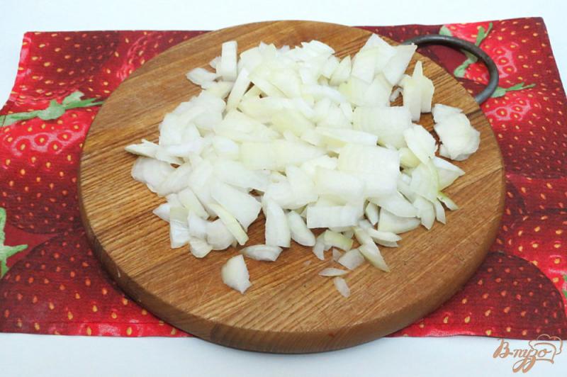 Фото приготовление рецепта: Перец фаршированный куриным фаршем, рисом и белыми грибами шаг №3