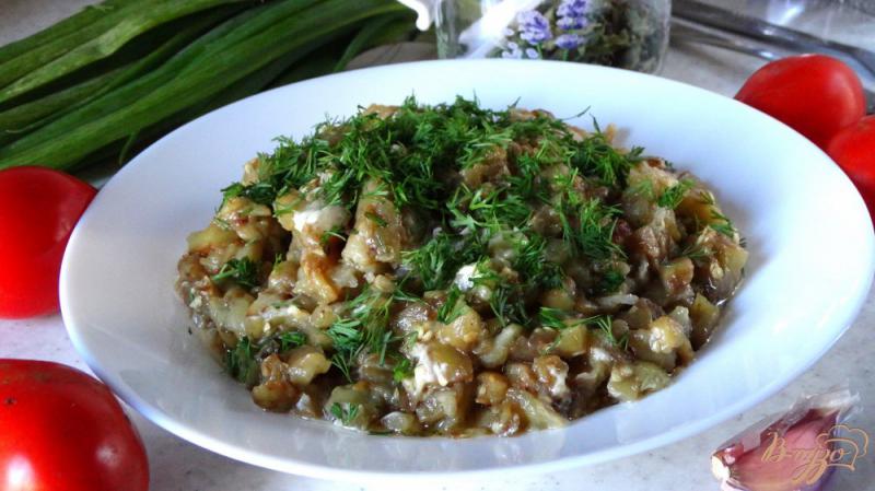 Фото приготовление рецепта: Салат из баклажанов с чесноком шаг №6