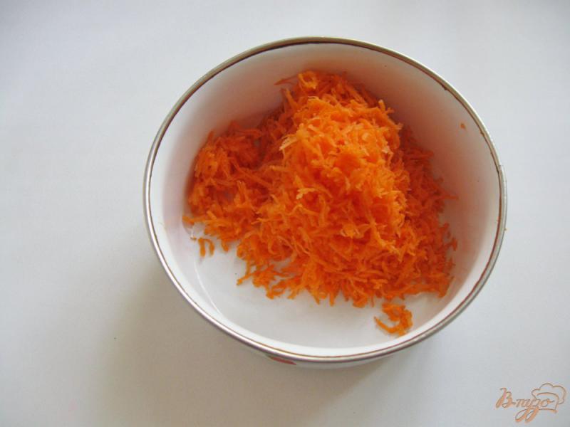 Фото приготовление рецепта: Гренки с морковью и сыром шаг №1