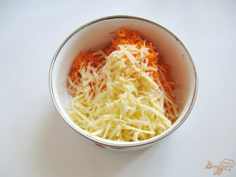 Фото приготовление рецепта: Гренки с морковью и сыром шаг №2