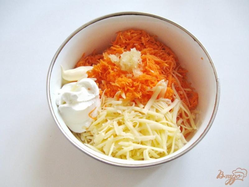 Фото приготовление рецепта: Гренки с морковью и сыром шаг №4