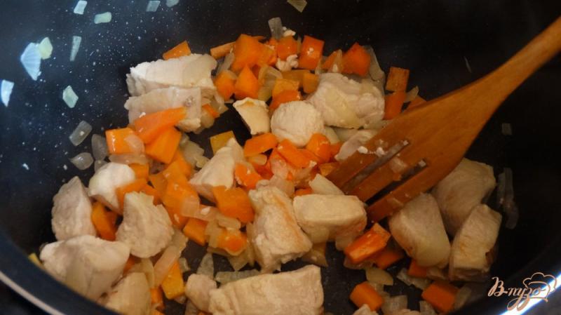 Фото приготовление рецепта: Овощное рагу с курицей и карри шаг №2