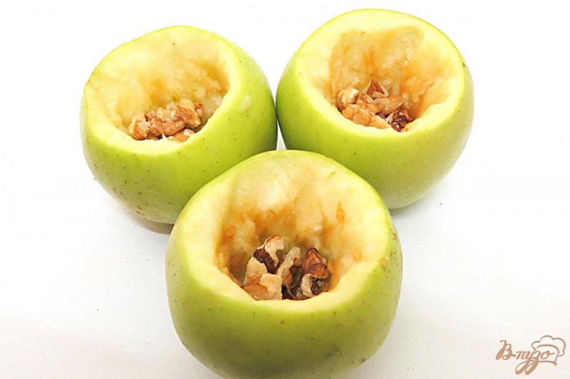 Фото приготовление рецепта: Яблоки запеченные в микроволновке шаг №5
