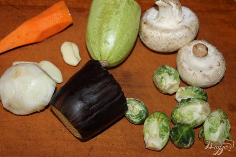 Фото приготовление рецепта: Гречка с брюссельской капустой и грибами шаг №1