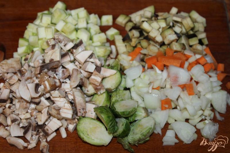 Фото приготовление рецепта: Гречка с брюссельской капустой и грибами шаг №2