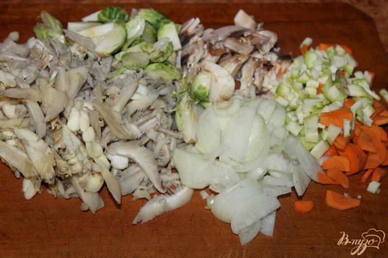 Фото приготовление рецепта: Свино - говяжьи фрикадельки с овощами в соусе шаг №2
