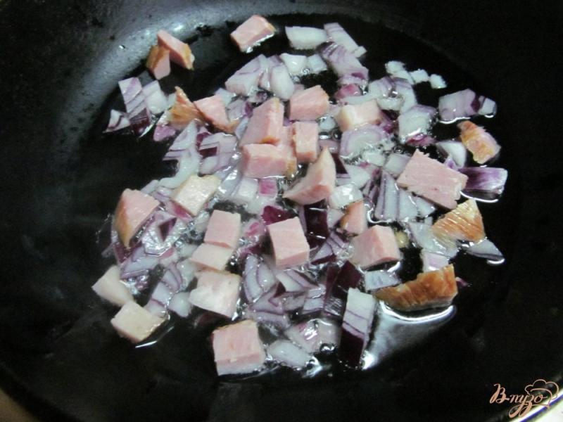 Фото приготовление рецепта: Фузилли с кабачком и помидором шаг №1