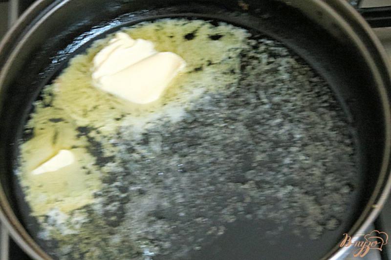 Фото приготовление рецепта: Шпинат в сметанном соусе шаг №4