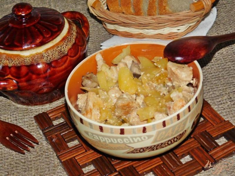Фото приготовление рецепта: Картофель с мясом в горшочках шаг №4