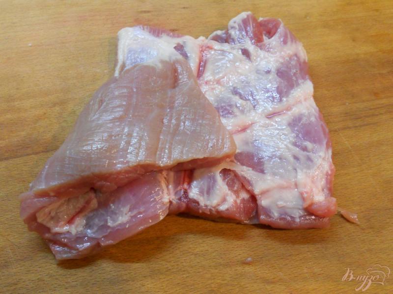 Фото приготовление рецепта: Свиная грудинка с французской горчицей и сыром в фольге шаг №2