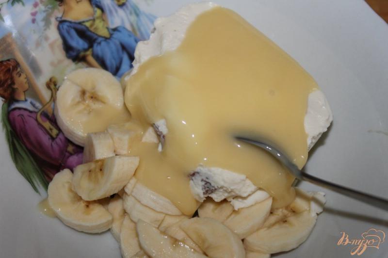 Фото приготовление рецепта: Блины с бананом и творожной массой шаг №4