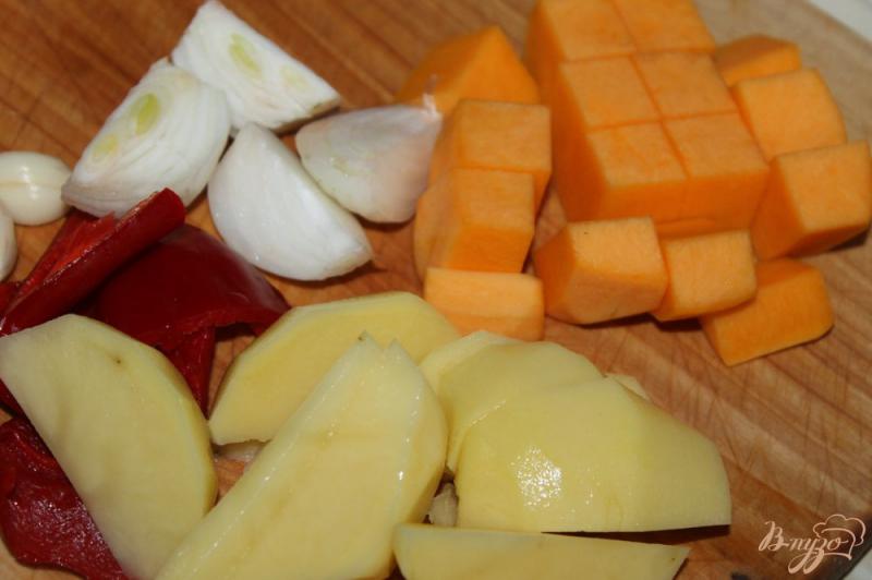 Фото приготовление рецепта: Тушеные утиные ножки с тыквой и картофелем в рукаве шаг №2