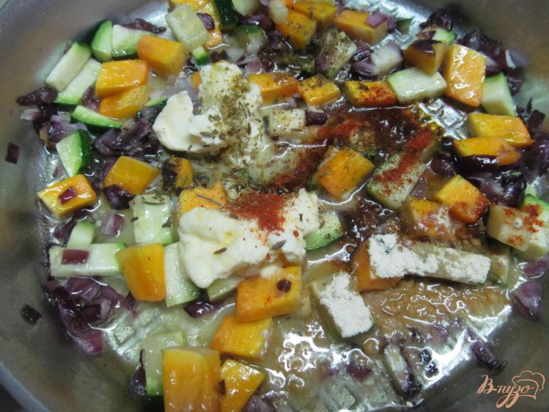 Фото приготовление рецепта: Гречка с овощами и шампиньоном шаг №2