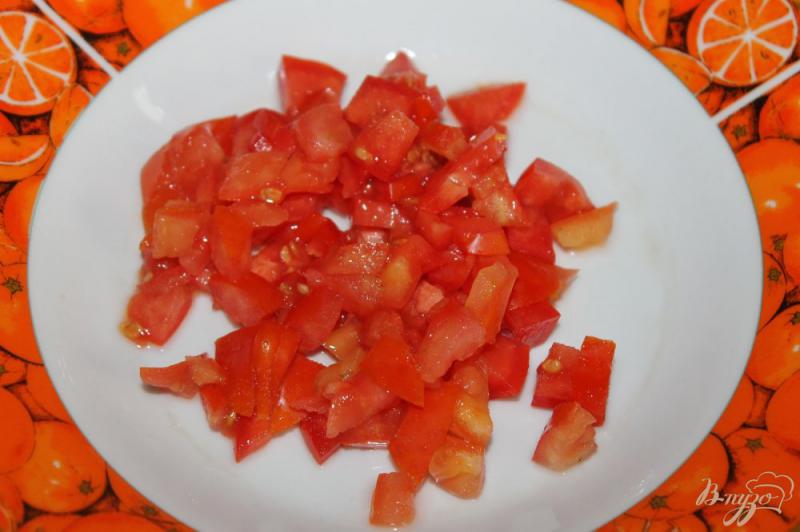 Фото приготовление рецепта: Открытые котлеты с помидорами и шпинатом шаг №4