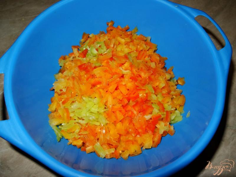 Фото приготовление рецепта: Томатный соус с перцем на зиму шаг №2