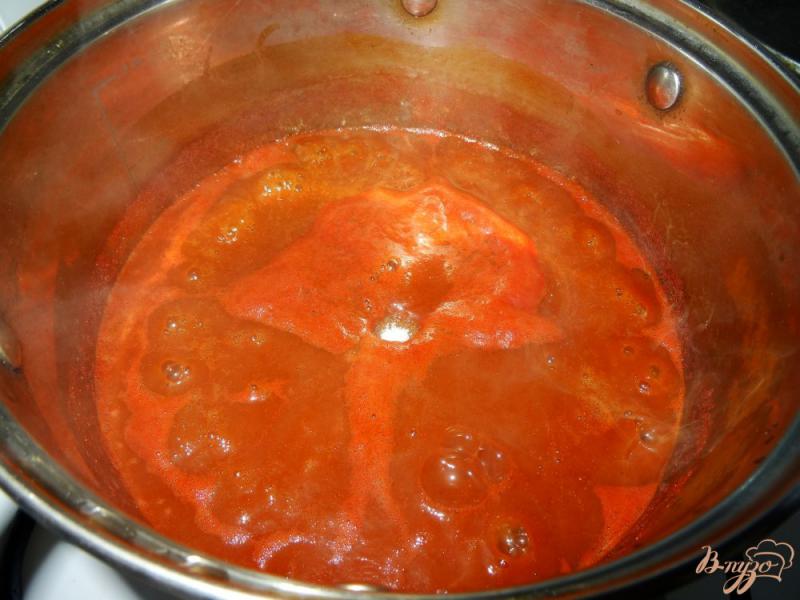 Фото приготовление рецепта: Томатный соус с перцем на зиму шаг №6