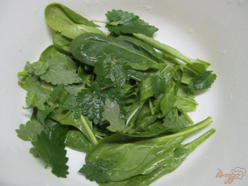 Фото приготовление рецепта: Зеленый салат с тыквой и гранатом шаг №1