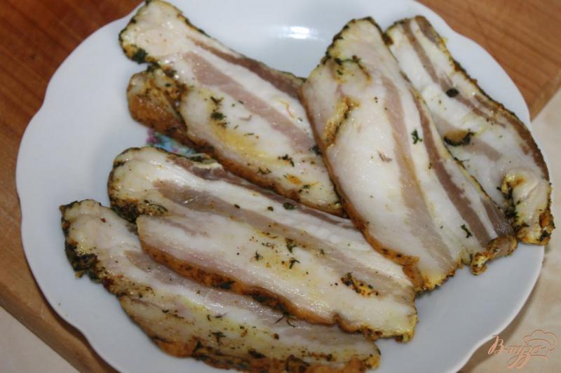 Фото приготовление рецепта: Картофельные шашлыки с луком и салом шаг №3