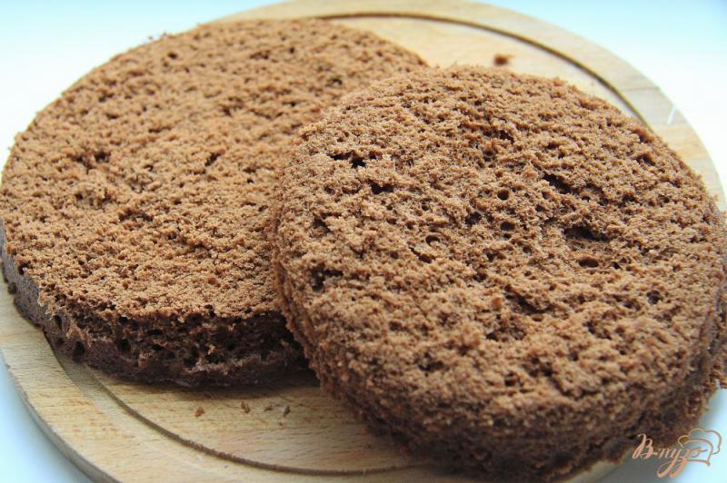 Фото приготовление рецепта: Бисквит шоколадный в микроволновке шаг №8