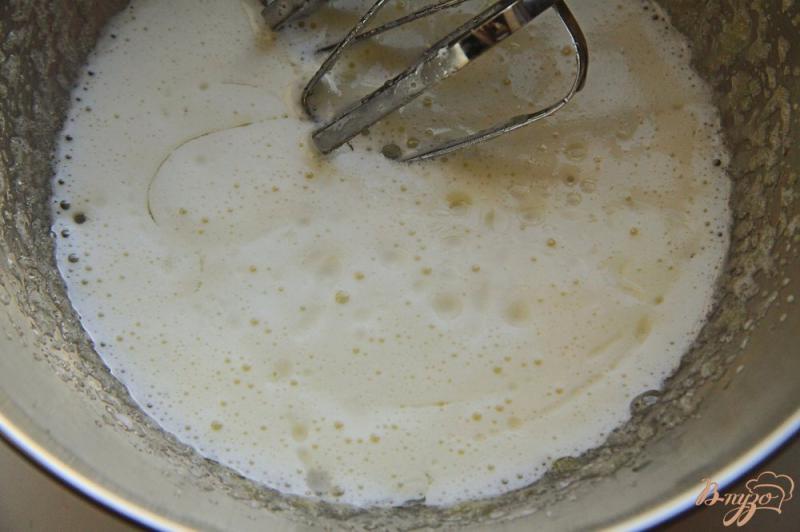 Фото приготовление рецепта: Бисквит шоколадный в микроволновке шаг №2