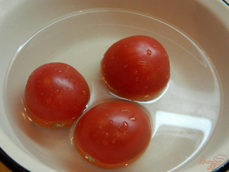 Фото приготовление рецепта: Закуска из помидоров в кляре шаг №1