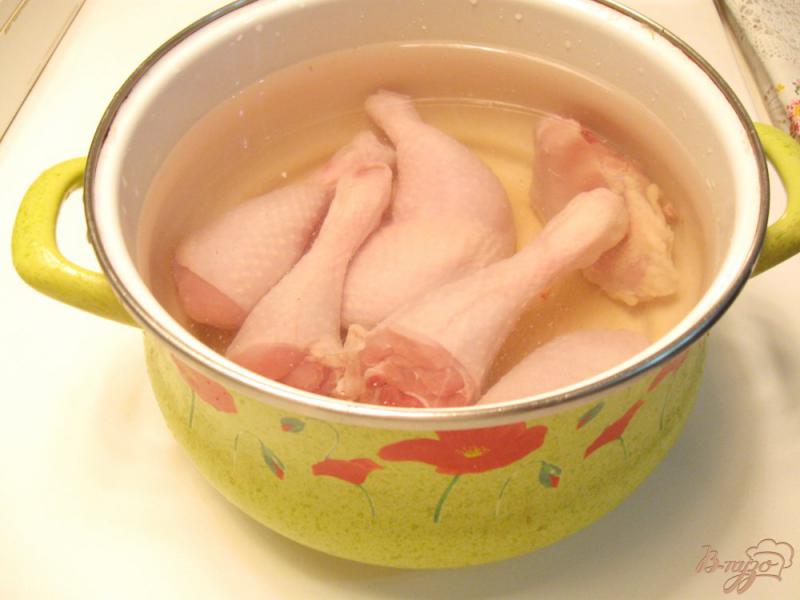 Фото приготовление рецепта: Холодец из курицы с шампиньонами шаг №1