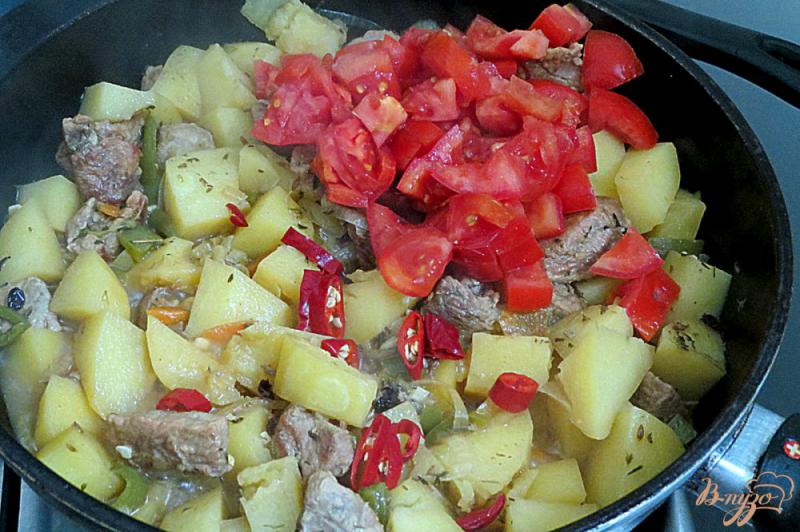 Фото приготовление рецепта: Картофель тушёный с мясом и овощами шаг №10