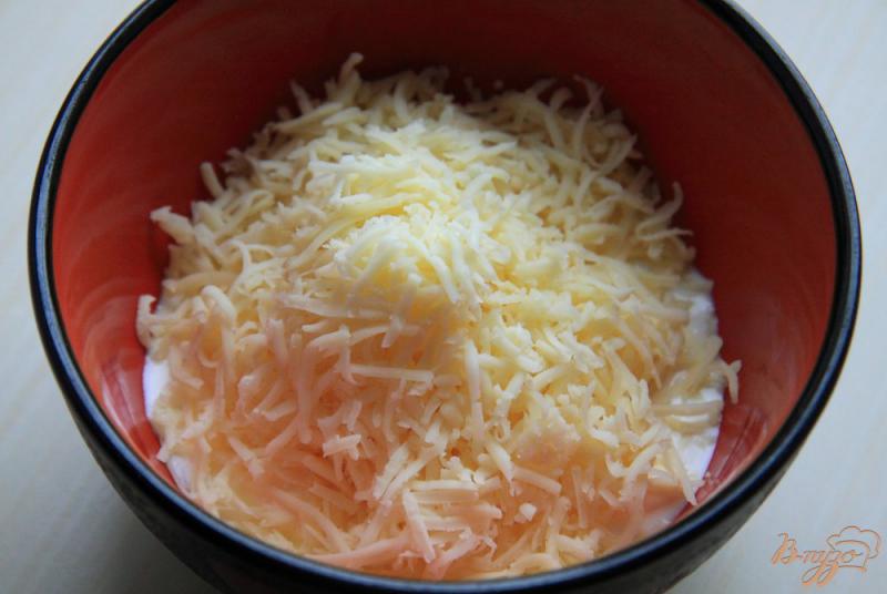 Фото приготовление рецепта: Сырно-чесночный соус шаг №3