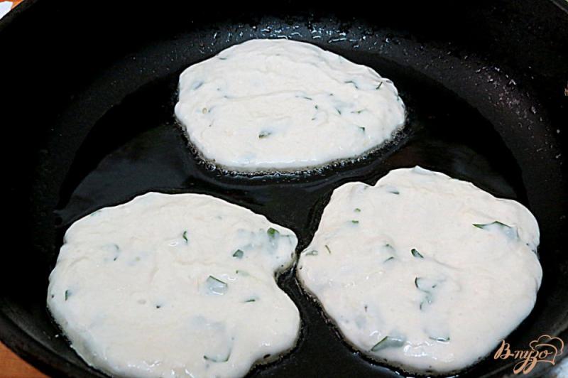 Фото приготовление рецепта: Оладьи на кефире, без яиц, с картофелем шаг №6
